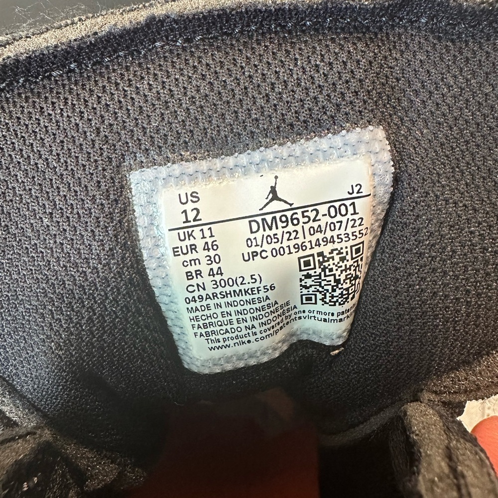 Nike Air Jordan 1 Mid SE Craft in Black/Cement Size 12 - Picture 4 of 7